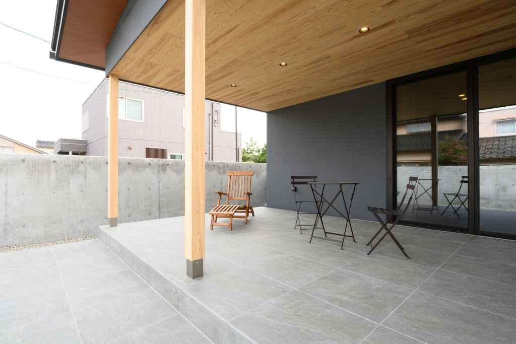 四季を抱くコートハウス